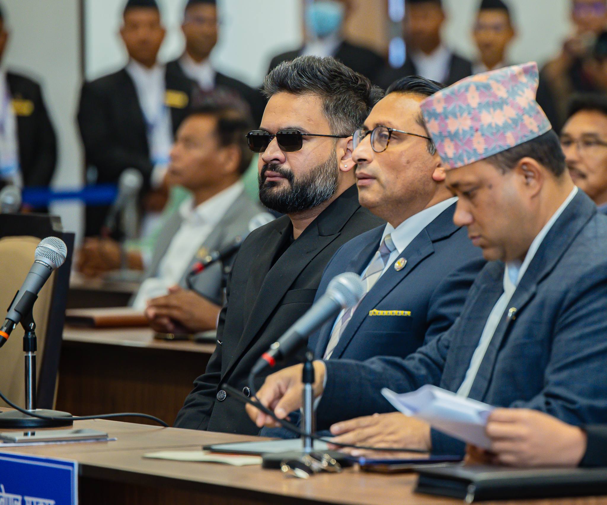 नयाँ संसदको पहिलो अधिवेशन : विगतकाे परम्परा तोडियाे, प्रधानमन्त्रीको आवाजै नसुनि अन्त्य भयो अधिवेशन