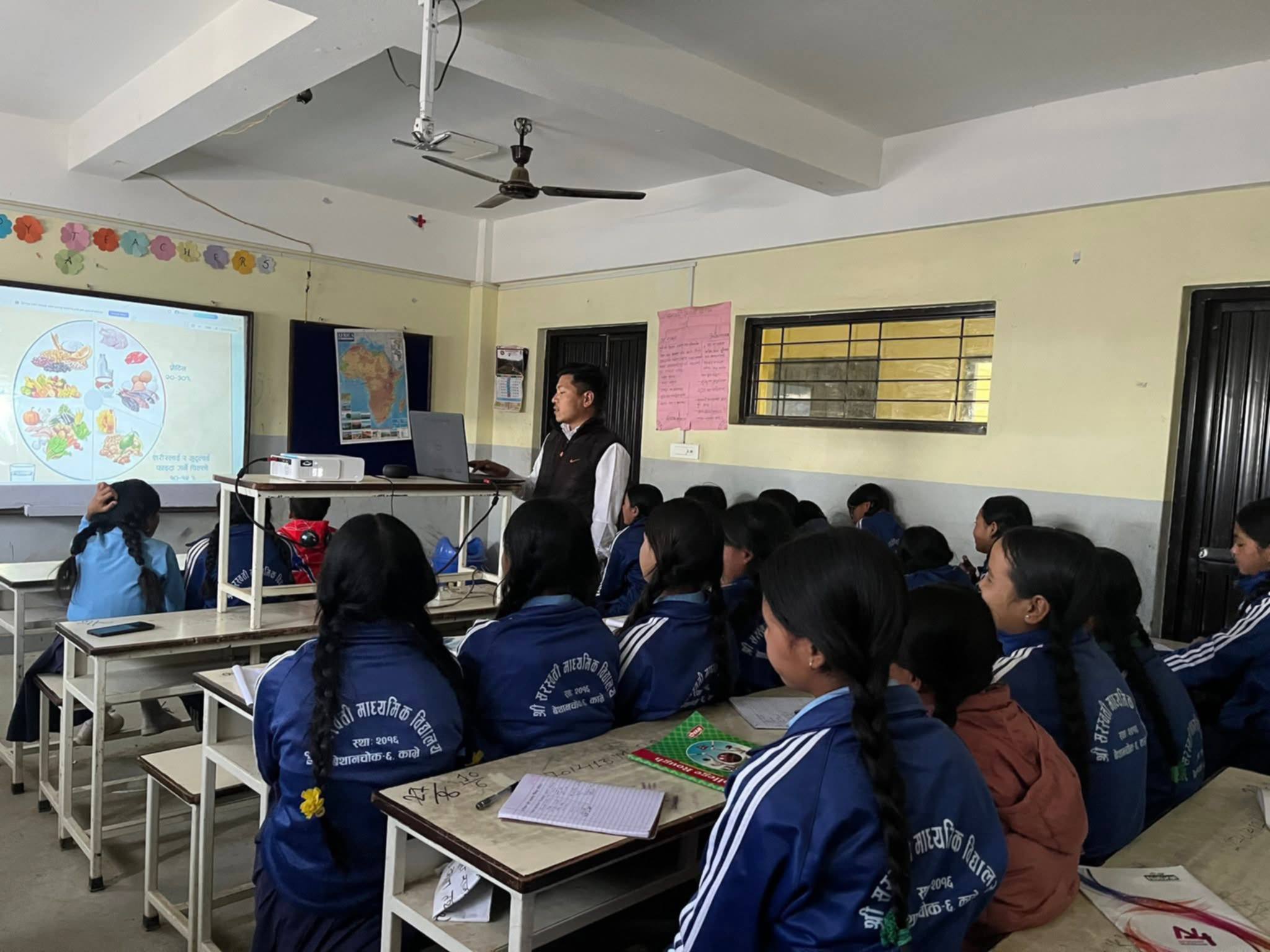 पाँगु भुग्देउ स्वास्थ्य चौकीद्वारा  विद्यालयका किशोरिहरुलाई महिनावारी सम्बन्धी सचेतना कार्यक्रम 